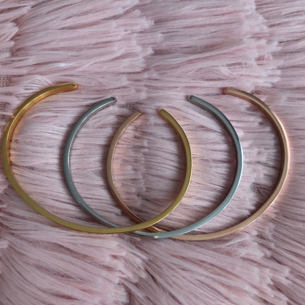 Beautiful Set Three Tone Bangles🎀 - Picture 8 of 8